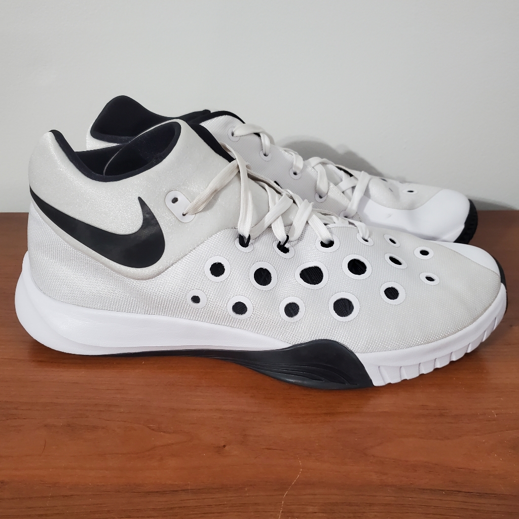 38) Nike Zoom Hyperquickness Sz. 12.5